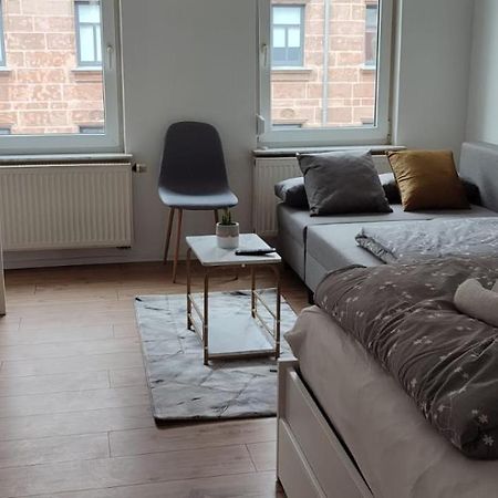 Privatzimmer-2 In Ruhiger Lage 9Min Von Hbh Neurenberg Buitenkant foto